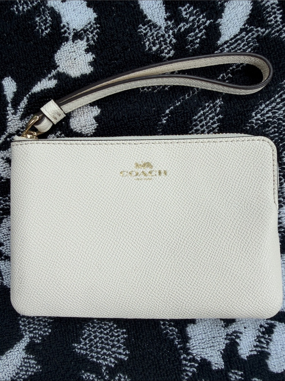 Coach Small Cream Leather Wristlet with Gold Logo New